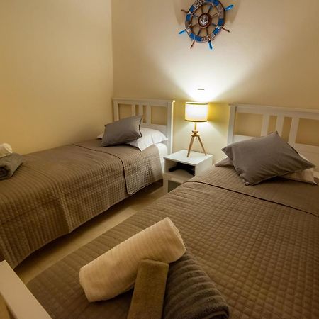 Captains View Apartments Platy Exterior photo